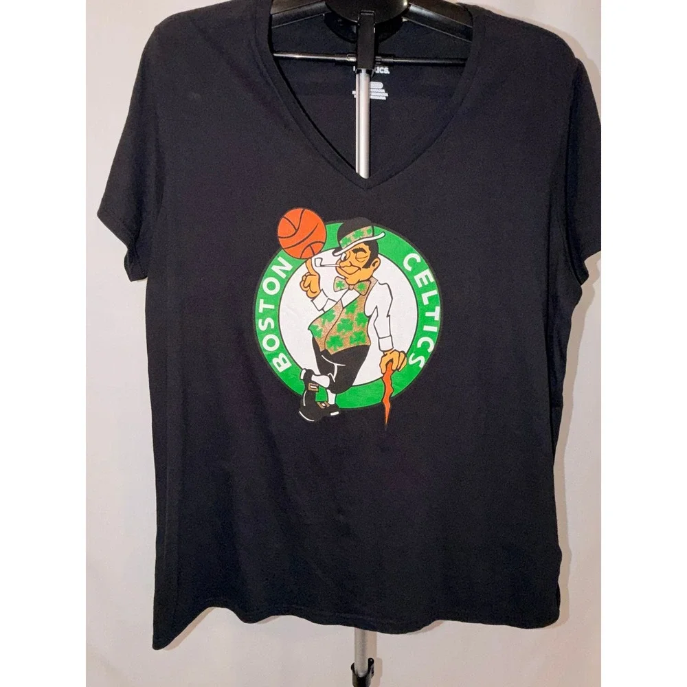 Fanatics Boston Celtics V-Neck Graphic Tee Black Short Sleeve Women 2XL